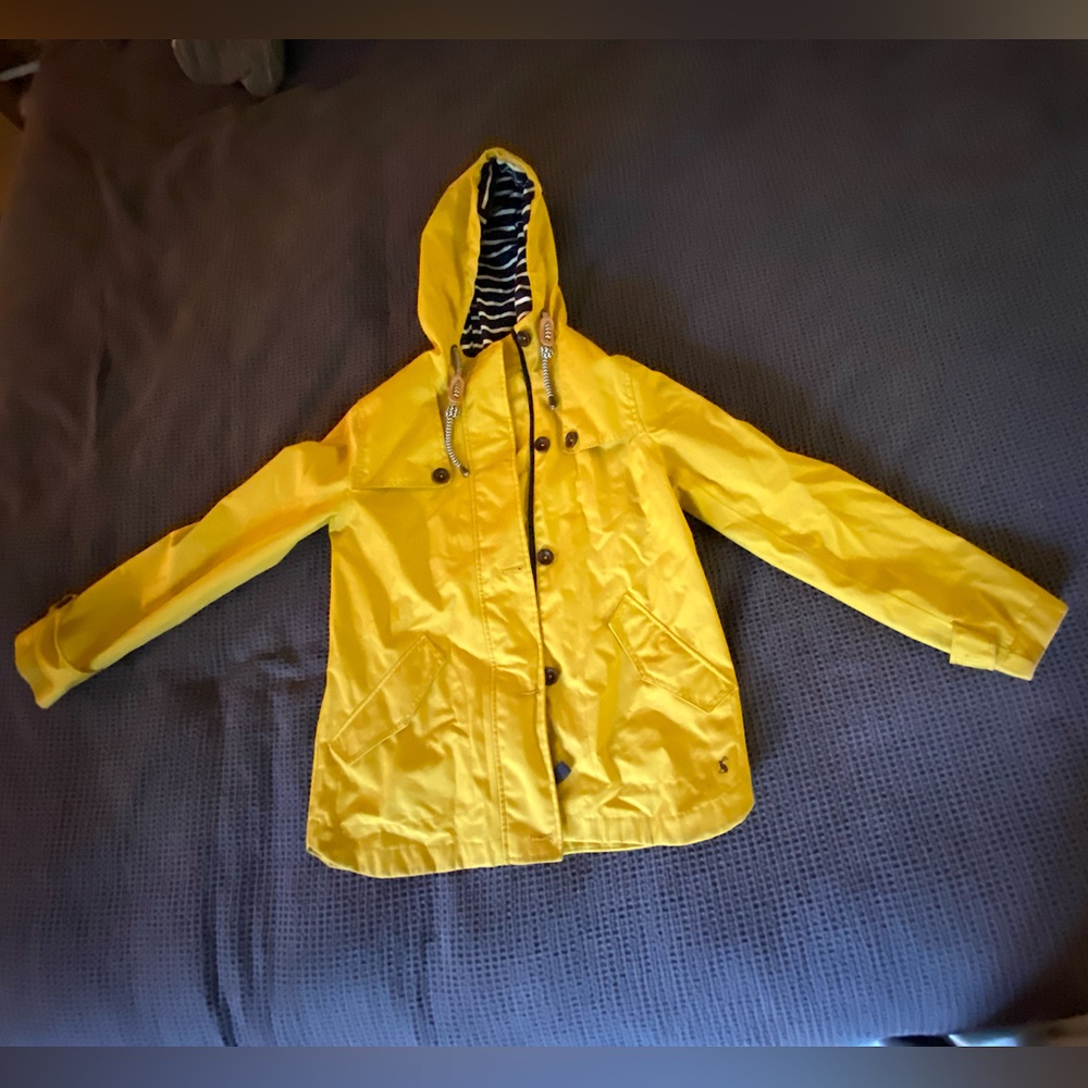 Joules rain jacket like new condition. Breathable but warm